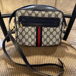 Gucci Navy and Cream shoulder Bag